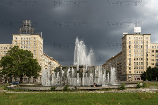 Berlin, Karl-Marx-Allee (formerly Stalinallee), 2nd construction phase 1951-1958, tower buildings on Strausberger Platz, built by Hermann Henselmann