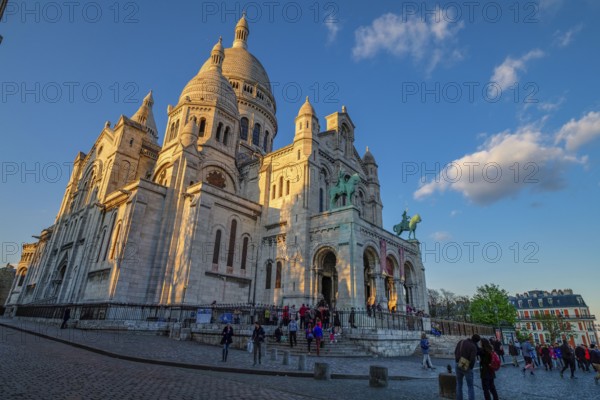 Sacré Cœur Basilica, Montmartre, Paris, France, Western Europe, Europe