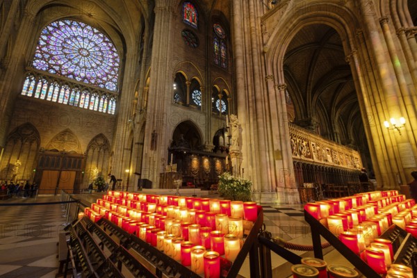Votive candles, Cathédrale Notre Dame, seat of the Archdiocese of Paris, Paris, France, Western Europe, Europe