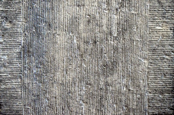 Gray wall align at the edge horizontally and vertically