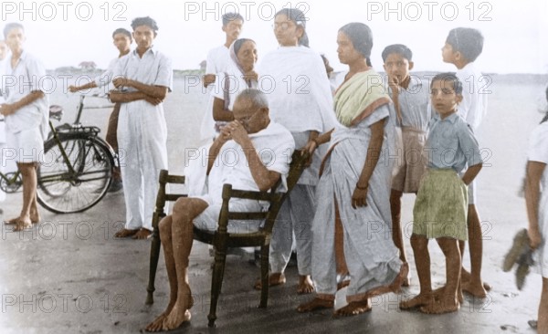 Mahatma Gandhi sitting on chair on Juhu Beach, Mumbai, Maharashtra, India, Asia, May 1944, Asia
