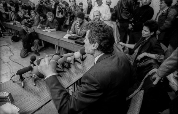 Germany, Berlin, 2 January 1992, Joachim Gauck, first day of access to Stasi files for civil rights activists, at the Gauck Office, press conference, Europe