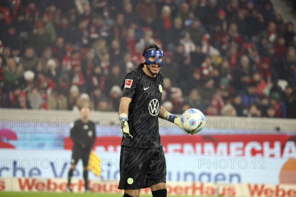 Goalkeeper Kamil Grabara (VfL Wolfsburg) during the 1st FBL: 24-25: 1st FBL: 24-25: 14th Sptg. SC Freiburg - VfL Wolfsburg DFL REGULATES PROHIBIT ANY USE OF PHOTOGRAPHS AS IMAGE SEQUENCES AND/OR QUASI-VIDEONan Photo: Joachim Hahne/johapress, Freiburg, Germany / Germany