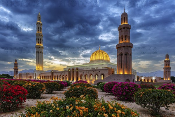 Countryside, Oman, Mosque, blue hour, Illuminated, Building, Architecture, Sultan Qabus Grand Mosque, Muscat Muscat, Muscat, Oman, Asia