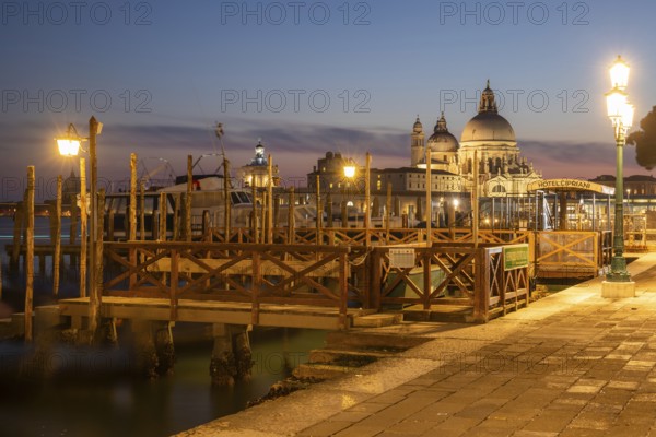 Sunset after sunset, gondola jetty, church of Santa Maria della Salute in the background, Venice, Veneto, Italy, Europe