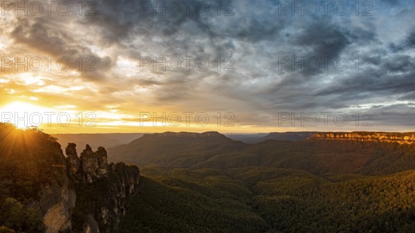 An image of the Three Sisters Blue Mountains Australia at sunrise