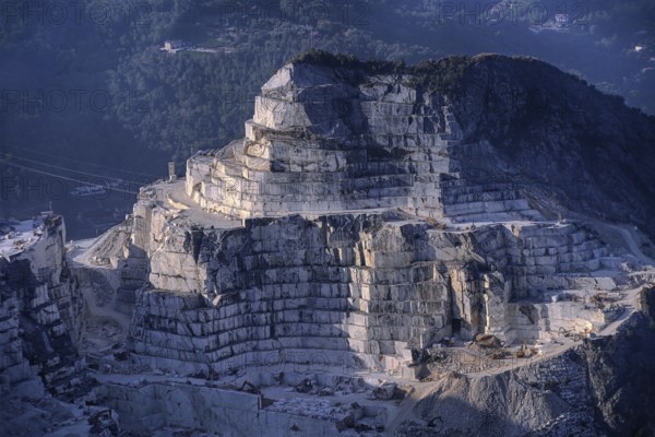 Natural stone, marble, Carrara marble, marble quarries, marble quarry, quarry, Carrara, Italy, Europe
