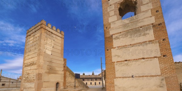 City Wall and Towers, 13th Century Mudéjar Style, Spanish National Monument, Madrigal de las Altas Torres, Ávila, Castile Leon, Spain, Europe