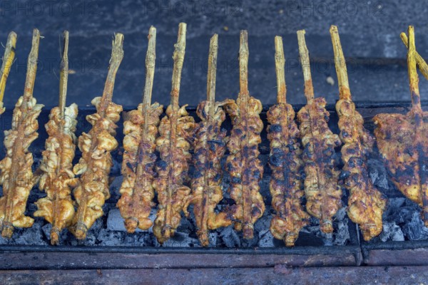 Saté skewers on a barbecue, weekly market in Kuah, Langkawi, Kedah state, Malaysia, Southeast Asia, Asia