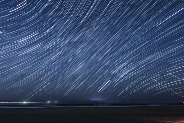 100 minutes star of the trajectory (Sendai Arahama Coast). Shooting Location: Sendai, Miyagi Prefecture