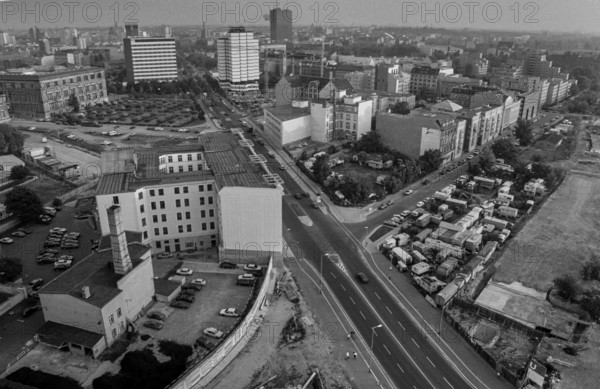 Germany, Berlin, 17.10.1991, Stresemannstraße, seen from Jumping, Crane: View to Askanischer Platz (Anhalter Bahnhof), Europe