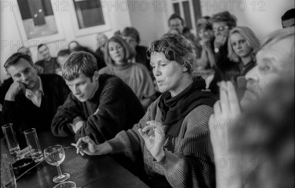 Germany, Berlin, 15.02.1991, round table discussion Experience with censorship, at Haus Drama in Clara-Zetkin-Straße, (Brigitte Struzyk (centre), Europe