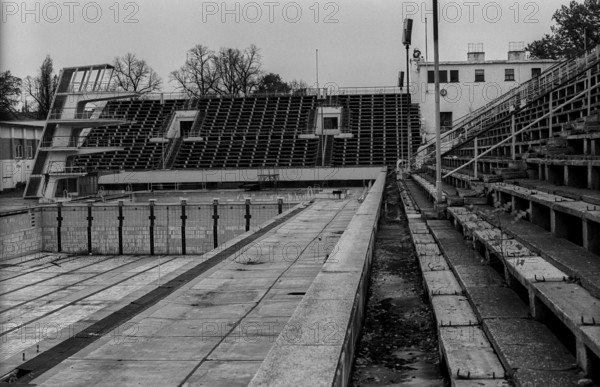 Germany, Berlin, 16.11.1991, Friesenstadion (swimming stadium) in decay, Europe