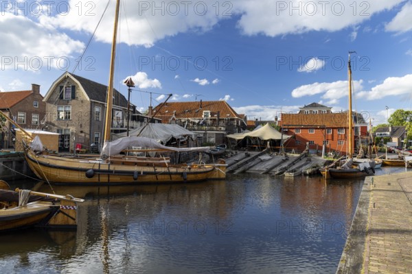 Old harbour on the Eemmeer, historic centre of Spakenburg, Bunschoten-Spakenburg, Utrecht, Netherlands