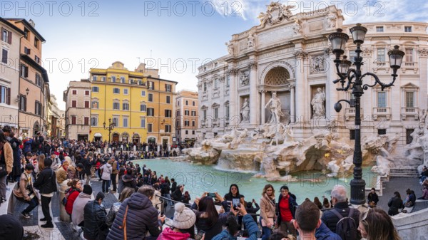 Trevi Fountain, monumental fountain of the Baroque, Roma, Lazio, Italia