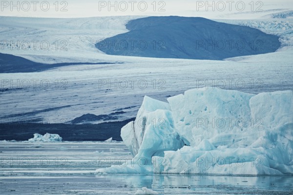 Massive icebergs in a vast icy landscape, iceberg, glacier, snow, ice rock, ice diamont, glacier lagoon, nature, snow, diamont beach, Iceland, Europe