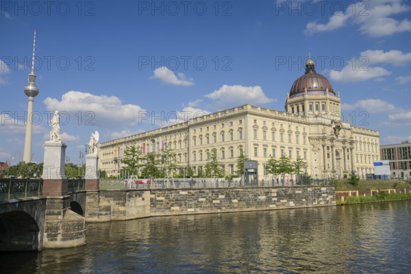 North façade, corner of west façade, Spreekanal Kupfergraben, Humboldt Forum, Schlossplatz, Mitte, Berlin, Germany, Europe