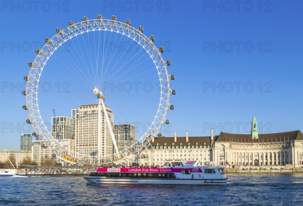 The London Eye ferris wheel, the Millennium Wheel, South Bank, River Thames, London, England, UK