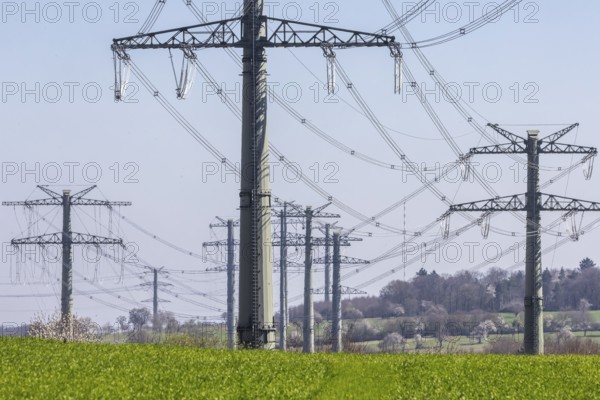 New power line from Birkenfeld to Ötisheim in the Enzkreis district. 14 kilometre long 380 kV line of the transmission system operator TransnetBW for a secure power supply. Pilot section for a new pylon technology with 18 solid-wall pylons. Pforzheim, Baden-Württemberg, Germany, Europe