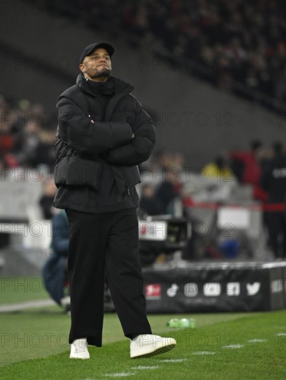 Coach Vincent Kompany FC Bayern Munich FCB on the sidelines Gesture Gesture MHPArena, MHP Arena Stuttgart, Baden-Württemberg, Germany, Europe