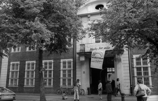 GDR, Potsdam, 13.05.1990, Linden Hotel, House for all, New Forum, New Hope, Visiting site, former Stasi prison Potsdam, Entrance
