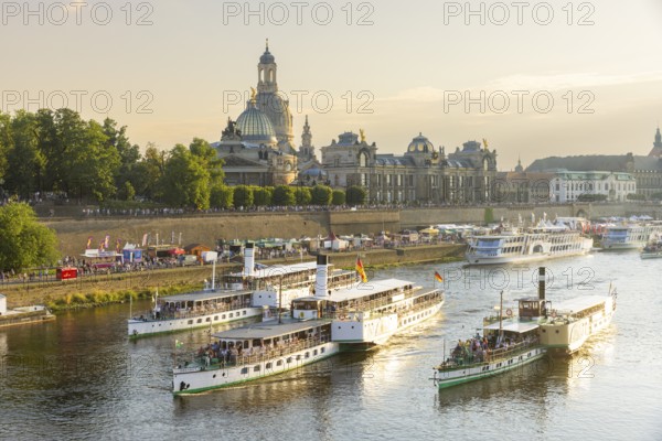 Caneletto the Dresden city festival, steamboat parade on the Elbe