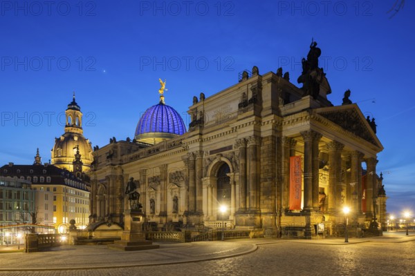 Brühl's Terrace with Church of Our Lady, Semper Monument, Fama Dome and Art Gallery in the Lipsius Building, Dresden, Saxony, Germany, Europe
