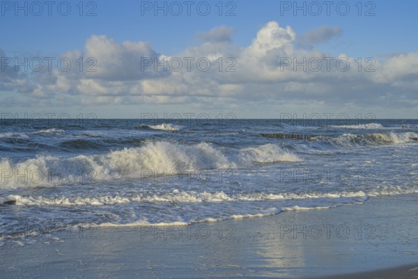 Waves, Baltic Sea, beach, Kühlungsborn, Rostock district, Mecklenburg-Western Pomerania, Germany, Europe