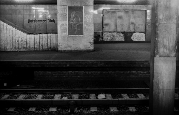 GDR, Berlin, 17 June 1990, Potsdamer Platz S-Bahn station, 28 years of ghost station