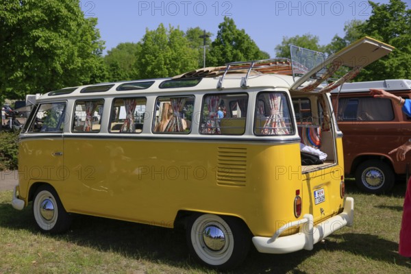 Volkswagen VW Transporter T1 Bulli, Samba minibus, 41st May Beetle Meeting, Hanover, Lower Saxony, Germany, Europe