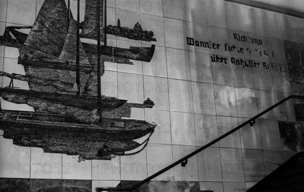 GDR, Berlin, 17 June 1990, Potsdamer Platz S-Bahn station, 28 years of ghost station, wall mosaic, direction Wannsee