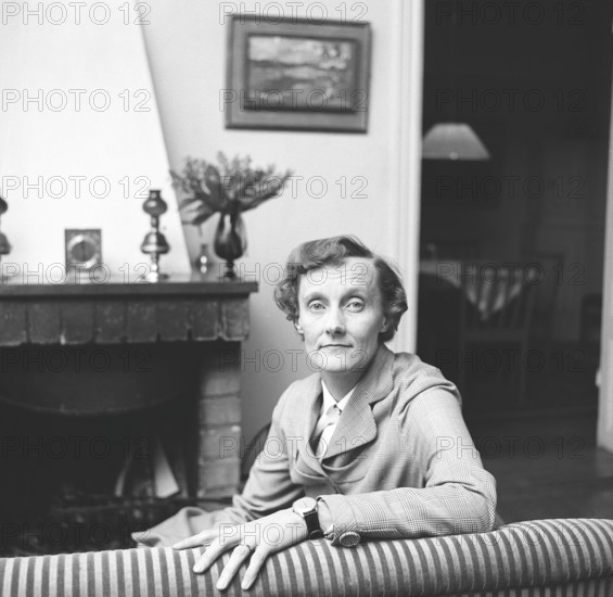 Astrid Lindgren. Swedish author of childrens books, songs and novels. Born 14 november 1907 - 28 january 2002. Internationally famous for the books featurings Pippi Longstocking, Emil of Lönneberga, Karlsson-on-the-roof and the Six Bullerby children. 2017 she was calculated to be the world's 18th most translated author. Roughly 167 million of her books was sold worldwide 2010. Pictured at home in her apartment on Dalagatan 46, 1955. ref BV51-2