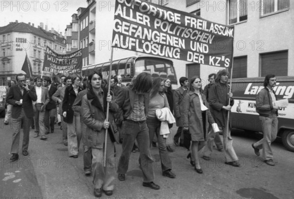 An international youth seminar followed by a demonstration of Germans and Greeks in Düsseldorf on 27 April 1974 manifested solidarity with the struggle of the Greeks against the rule of the military junta