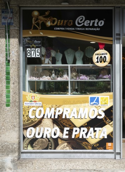 Frontage and shop window buying and selling gold and silver, Guimaraes, Portugal, Europe