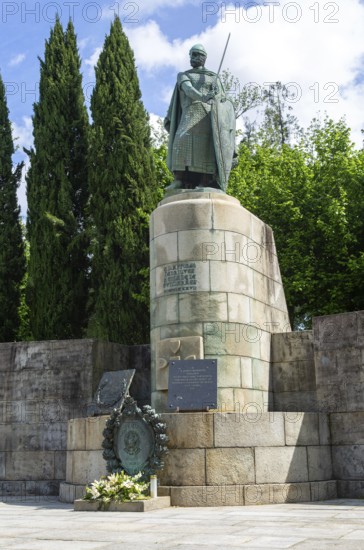 Statue Dom Afonso Henriques 1109-1185 first king of Portugal, Guimaraes, northern Portugal, Europe by António Soares dos Reis