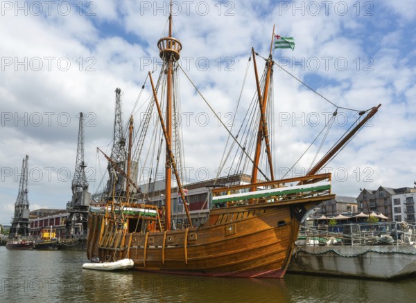 The Matthew of Bristol replica ship at quayside of the M Shed museum, Floating Harbour, Bristol, England, UK
