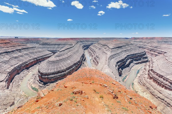San Juan River meanders, Goosenecks State Park, Utah, USA, North America