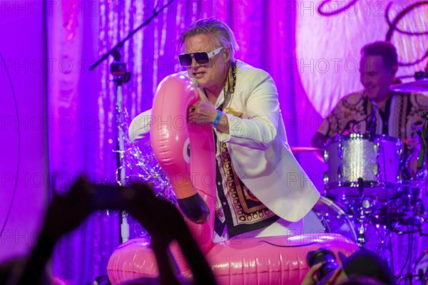 Spike Slawson, singer of Me First and the Gimme Gimmes live at SO36, Berlin, 04.06.2025