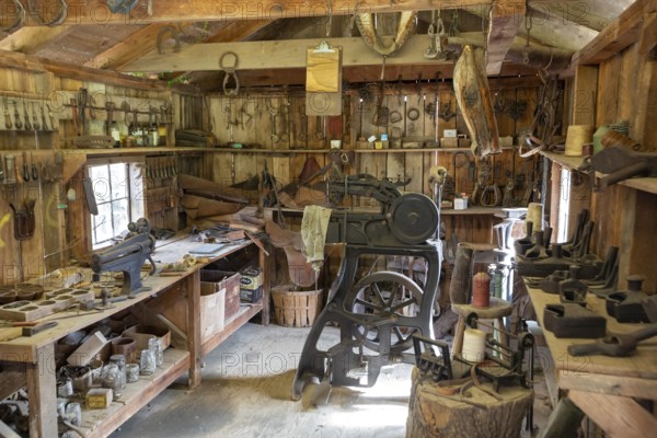 Clinton, Tennessee - The Museum of Appalachia, a collection of pioneer buildings and artifacts