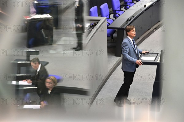 Dr Bernd Baumann (AfD) spoke at the tenth sitting of the Bundestag on the agenda item Interpretation of the Rules of Procedure. This concerns the distribution of nomination rights for the chairs of committees
