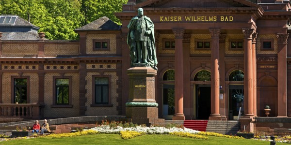 Kaiser-Wilhelms-Bad with monument to Kaiser Wilhelm I in the spa gardens of Bad Homburg vor der Höhe, Hesse, Germany, Europe