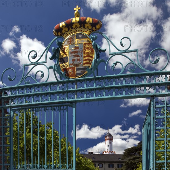 Entrance gate to Bad Homburg vor der Höhe Castle with the White Tower, Hesse, Germany, Europe