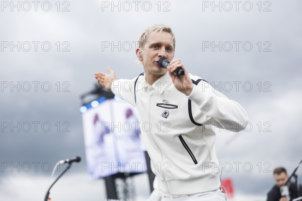 Felix Brummer (Felix Kummer), singer of Kraftklub at a secret gig of the band at the Rock am Ring Festival on Saturday, Nürburgring race track race track, 07.06.2025