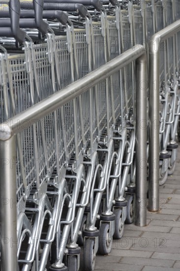 Symbolic image for shopping, shopping trolley, Germany, Europe