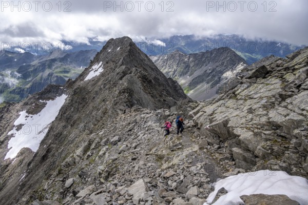 Hikers on the ascent to the Lasörling, Lasörling High Trail, Lasörling Group, Hohe Tauern National Park, East Tyrol, Tyrol, Austria, Europe
