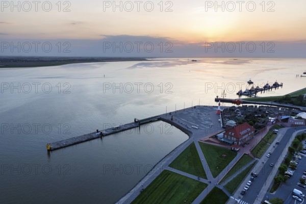 View from above of Seebäderkaje, Weser estuary and harbour worlds, dusk, Bremerhaven, Bremen, Germany, Europe