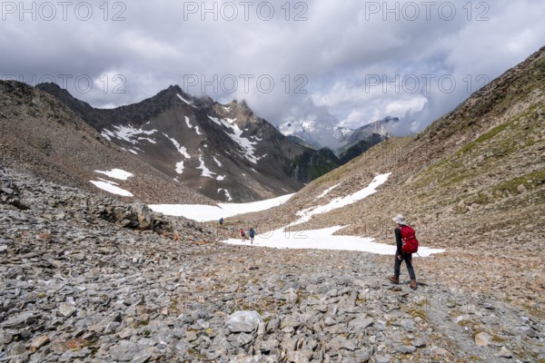 Hikers in the high mountains, Lasörling Höhenweg, Lasörling Höhenweg, Austria, Europe