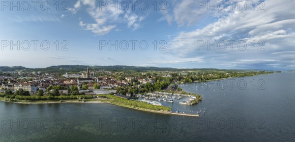 Luftbild, Panorama von der Stadt Radolfzell am Bodensee mit Bootshafen und Hafenmole, Landkreis Konstanz, Baden-Württemberg, Deutschland