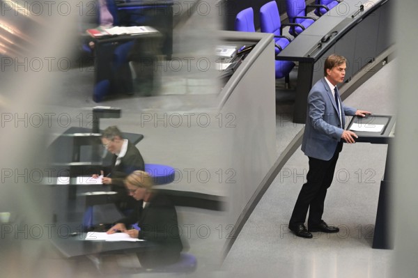 Dr Bernd Baumann (AfD) spoke at the tenth sitting of the Bundestag on the agenda item Interpretation of the Rules of Procedure. This concerns the distribution of nomination rights for the chairs of committees