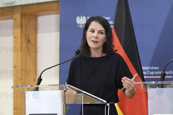 Foreign Minister Annalena Bärbock at a joint press conference with her Polish counterpart, Foreign Minister Radoslaw Sikorski, at the Collegium Polonicum in Slubice. The two met for talks in the border region of the twin cities of Frankfurt/Oder and Slubice, first on the Polish side and then on foot across the Oder Bridge, before answering questions from students at Viadrina University